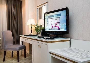 New Plum Garden Seasons Hotel - Shenzhen Zhucun  Екстер'єр фото