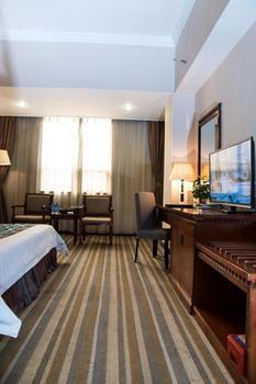 New Plum Garden Seasons Hotel - Shenzhen Zhucun  Екстер'єр фото